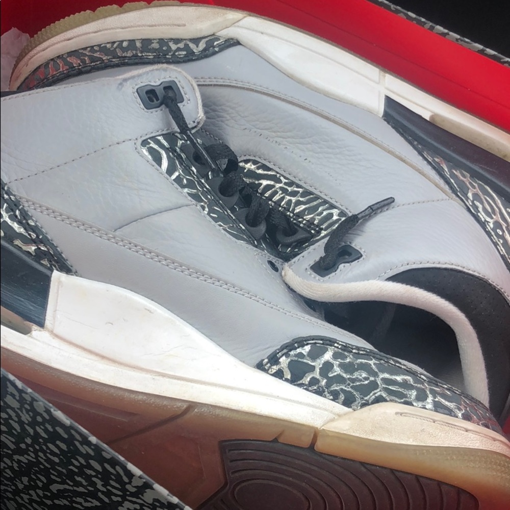 Retro 3 wolf greys